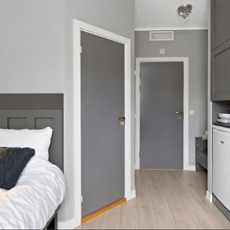 Comfy Studio Near Airport Apartment Garder Exterior foto